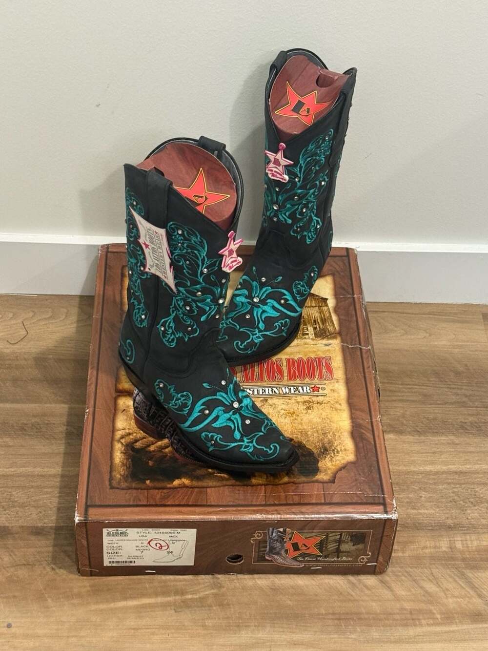 Los Altos Women's Black Western Boots with Turquoise Embroidery (Style 134S5005- - Picture 3 of 11